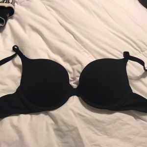 Black push up bra